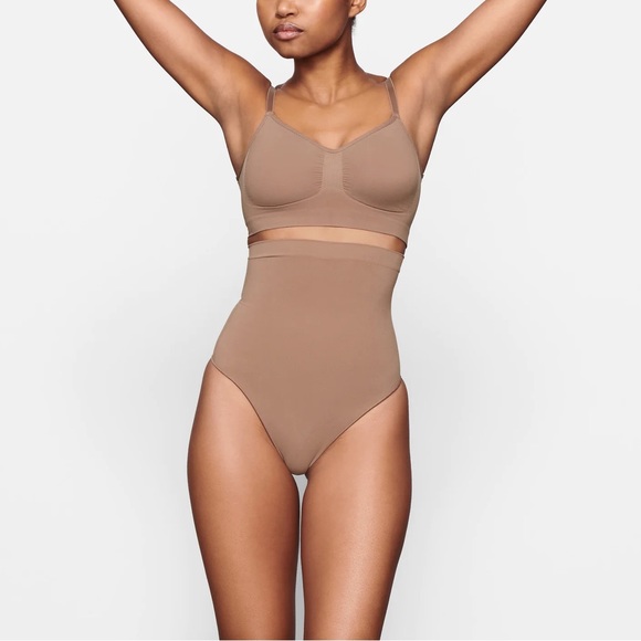 SKIMS Sculpting High Waist Thong New In Box - Picture 1 of 8